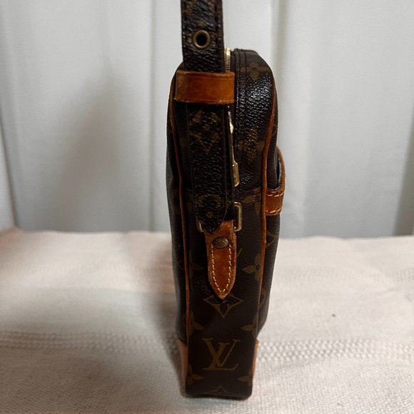 ✨AUTHENTIC✨ Louis Vuitton Vintage Monogram Danube Shoulder Crossbody Bag - Picture 6 of 17